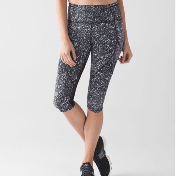 Lululemon Outrun 17" Crop Size 8 - Picture 1 of 13